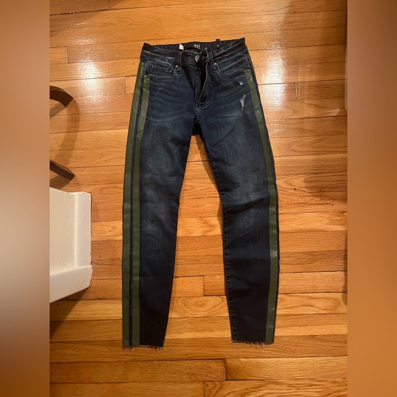 Jeans - Picture 2 of 5